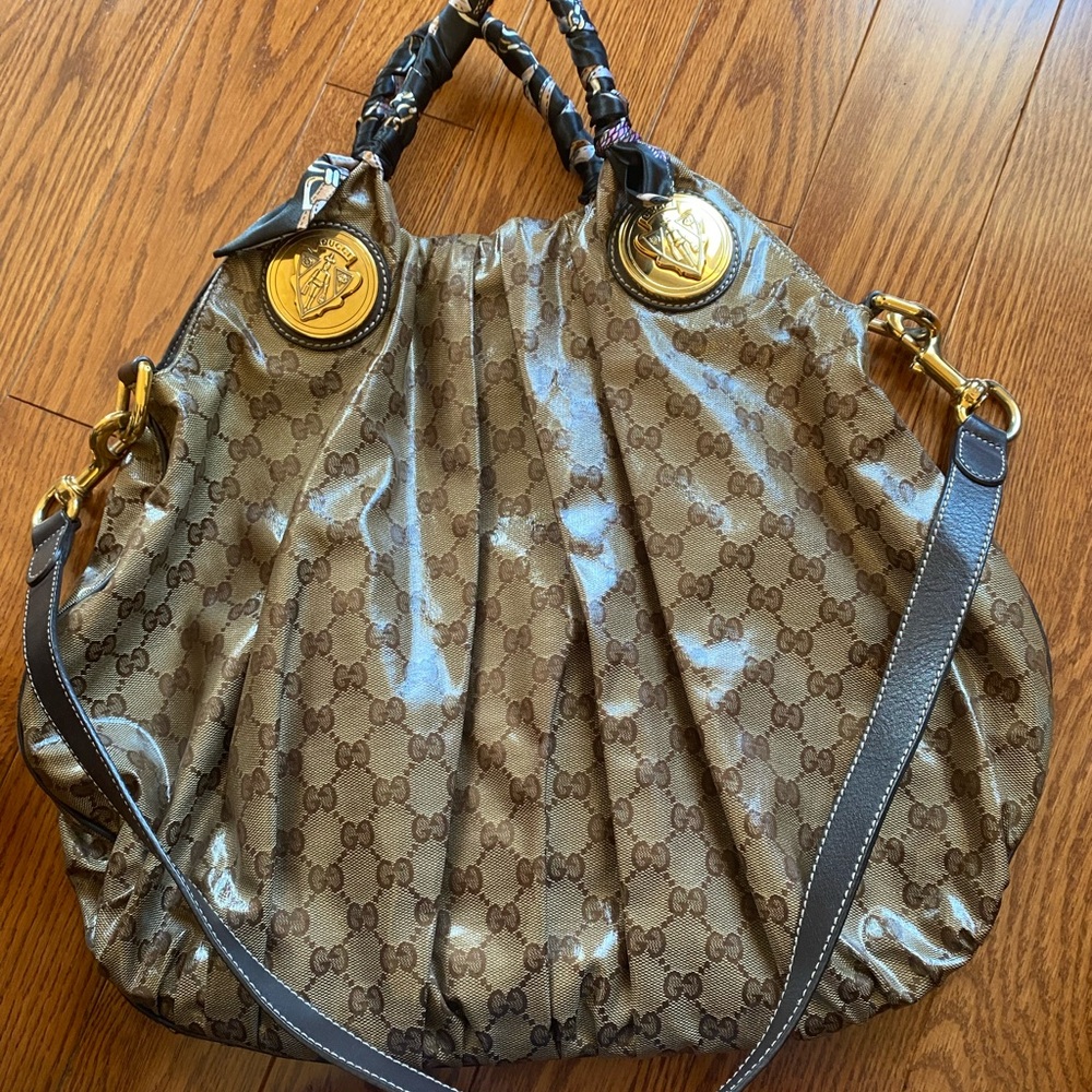 Authentic Gucci Shoulder Bag for Sale